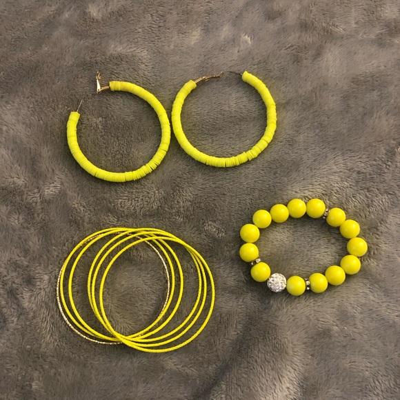 Jewelry - Neon yellow necklace, bracelet and earrings set.
